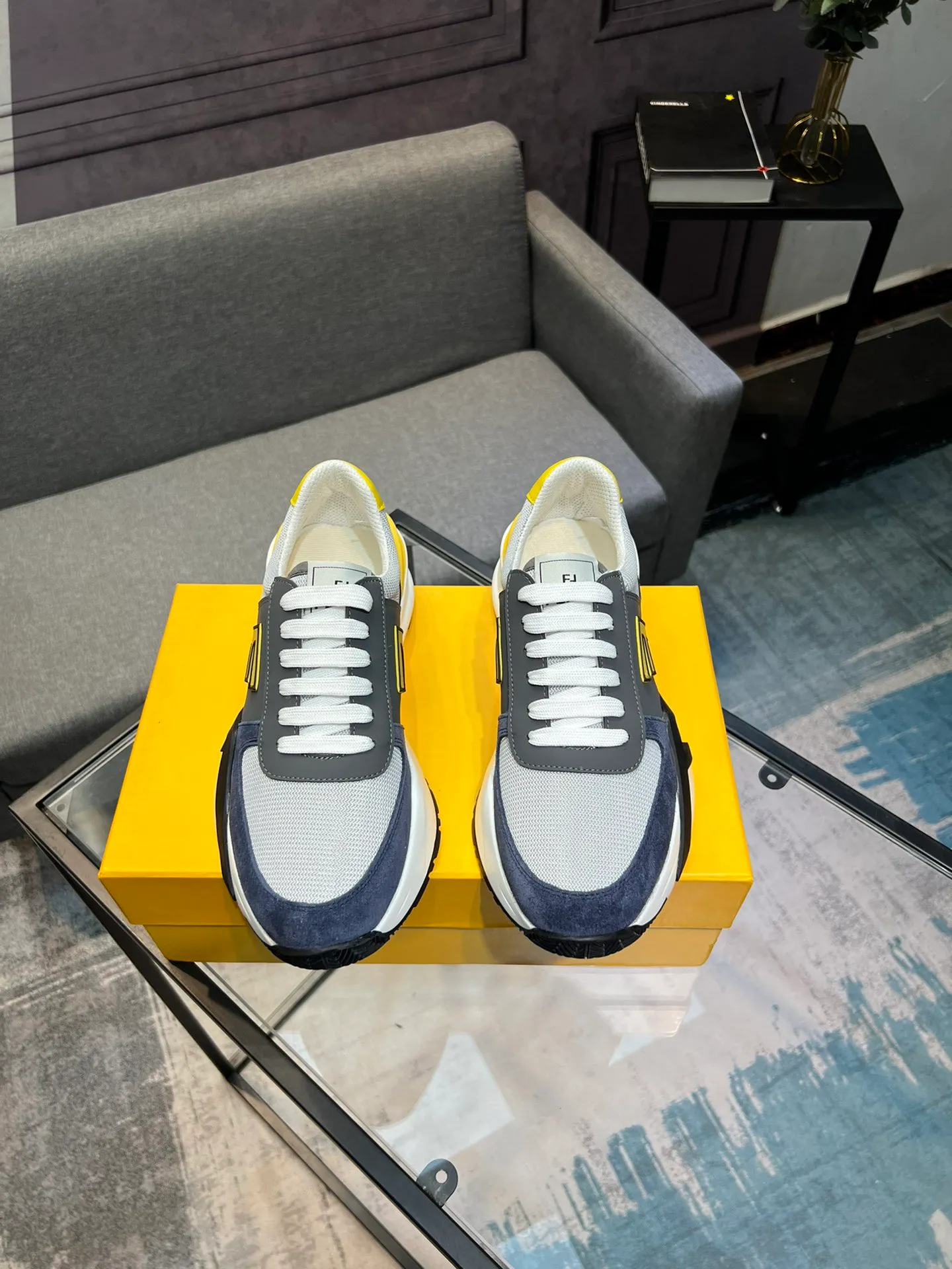 Men's shoes 💰540 FENDI men's fashionable casual shoes 👟Hot sale🔥 Official website 1:1 replica ⬆️Original quality - original leather - original breathable mesh lining original outsole 1:1 replica, code number 38-44 (45-46 customized)